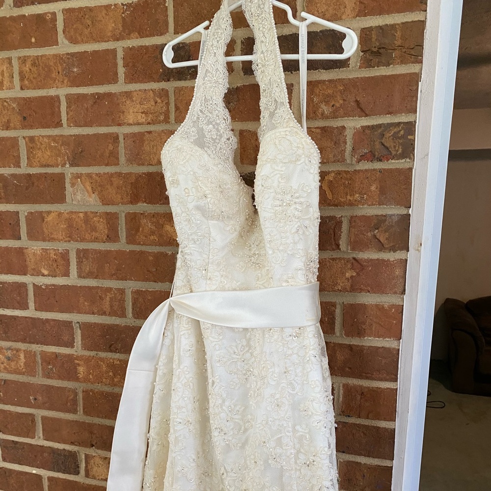 Ivory Wedding dress. Size 4